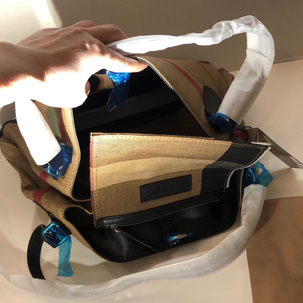 Authentic Burberry Canvas Check Medium Tote 👜 - Picture 12 of 15
